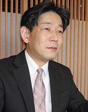 株式会社ウエスト　管理本部　電算室　課長　豊島 善昭 氏